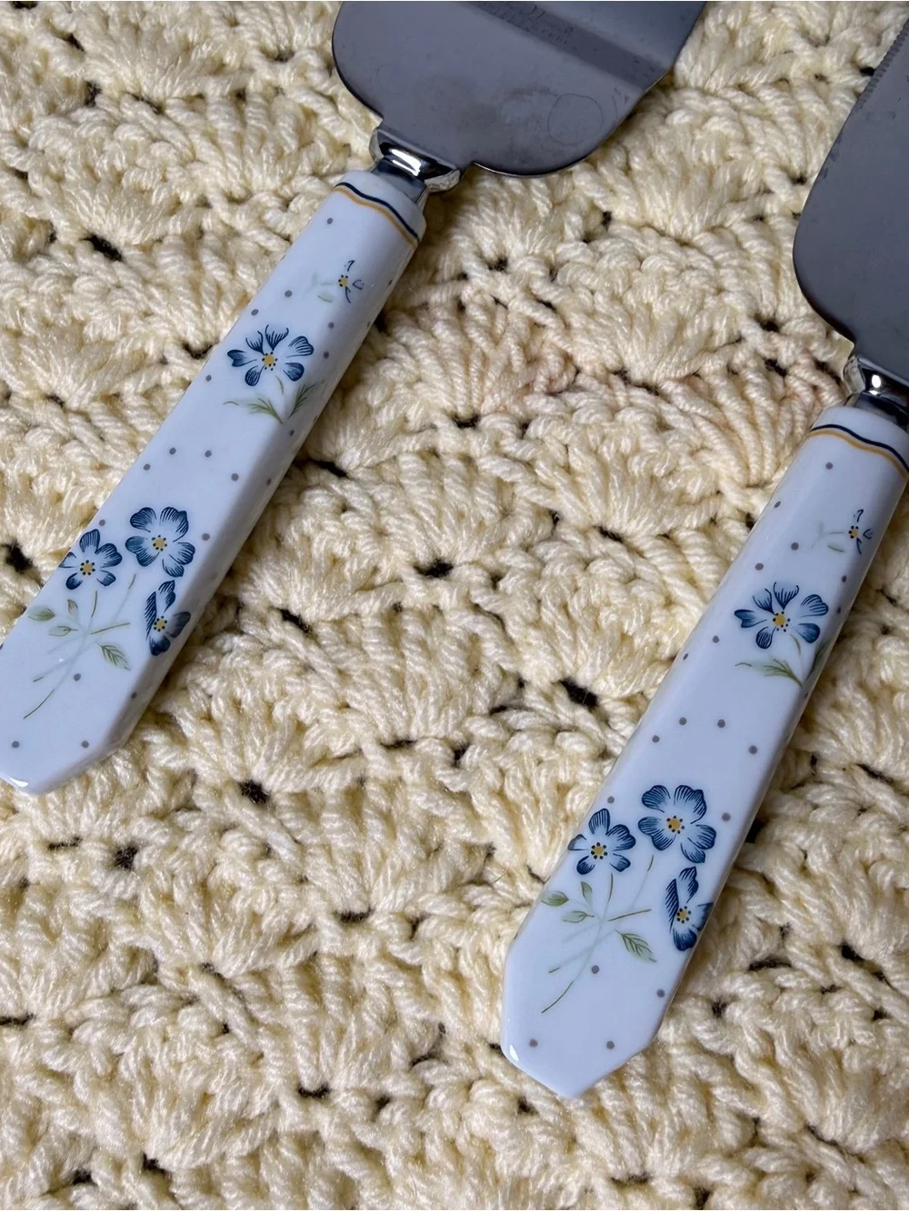 Lot Of 2 Vintage Shafford Pie Cake Dessert Server Stainless Ceramic Shell Handle